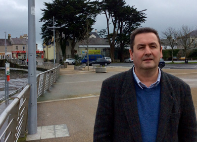 Sinn Féin Councillor Willie Clarke has asked the COuncil to improve the loghting at Castle Park in Newcastle following a number of complaints to him.