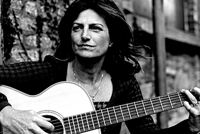 Singer/songwriter Brigid O'Neill is to perform in the Down Arts centre.