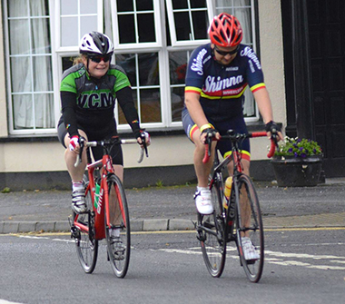 Split loyalities in the Torney household? Jacqui & David on the road